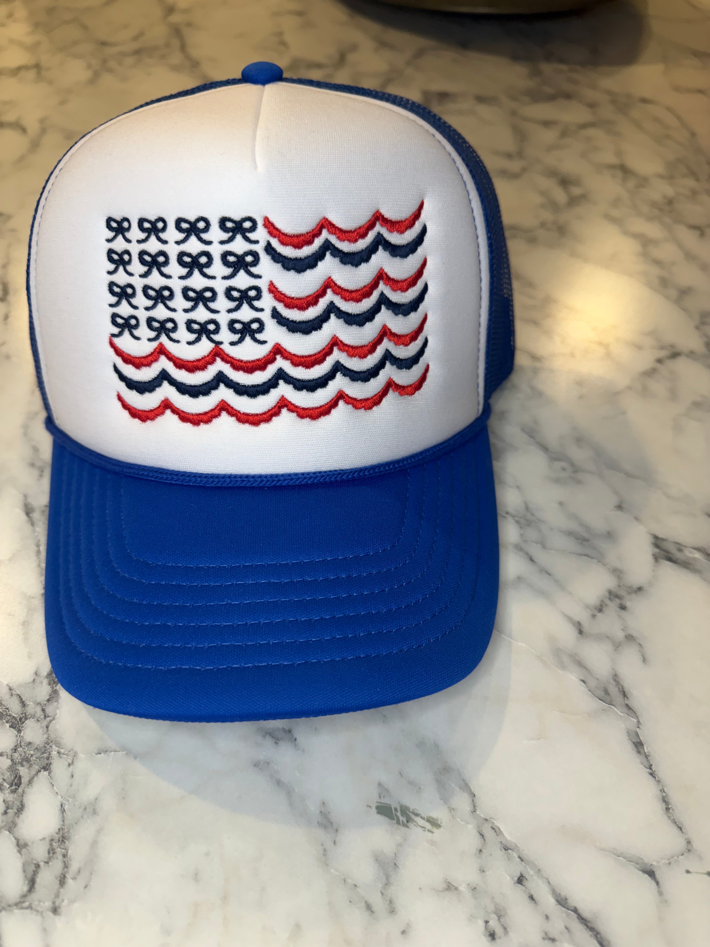 Scalloped Bow Flag